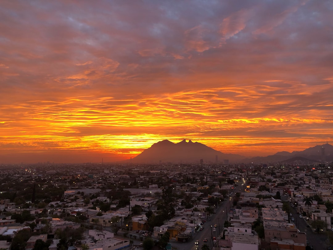 Descubra os trilhos secretos do Cerro de la Silla - Monterrey | Secret World Trip Planner