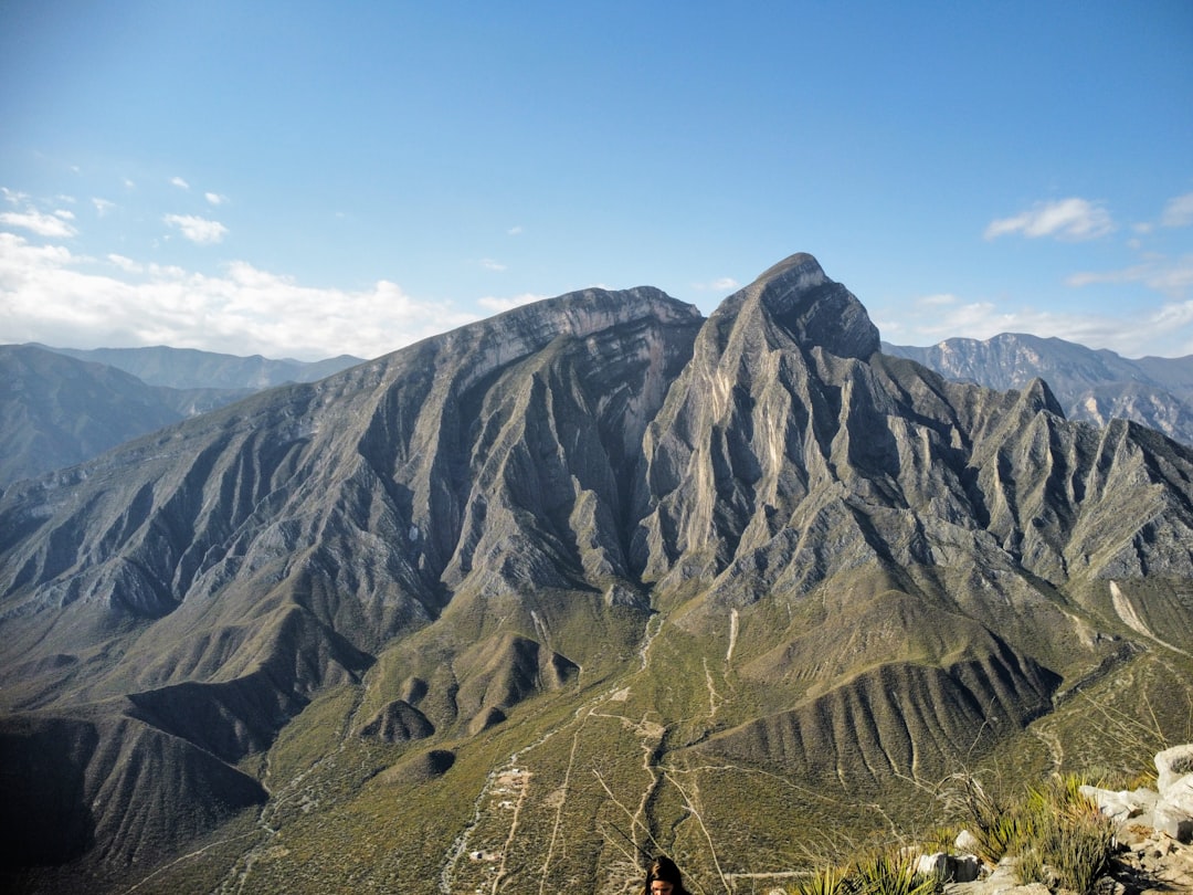 Descubra os trilhos secretos do Cerro de la Silla - Monterrey | Secret World Trip Planner