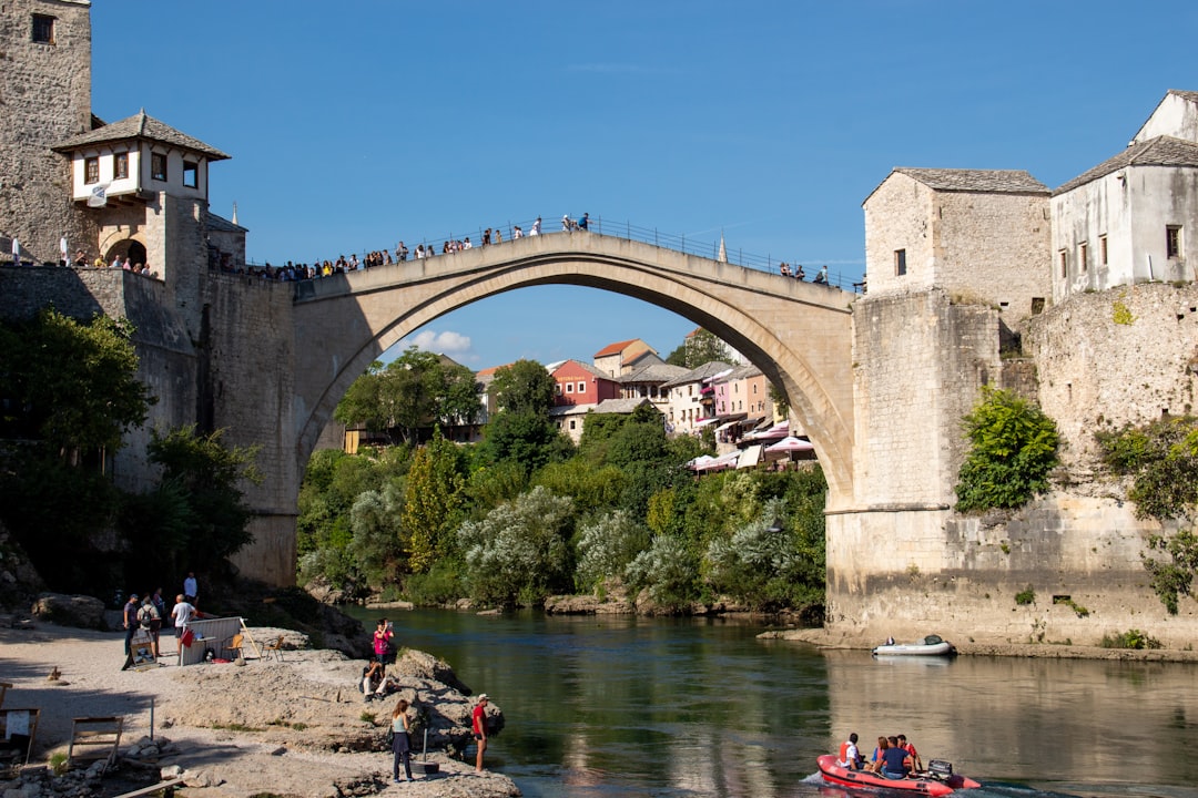 スターリ・モスト：モスタルの歴史と文化をつなぐ橋 - Stari most | Secret World Trip Planner