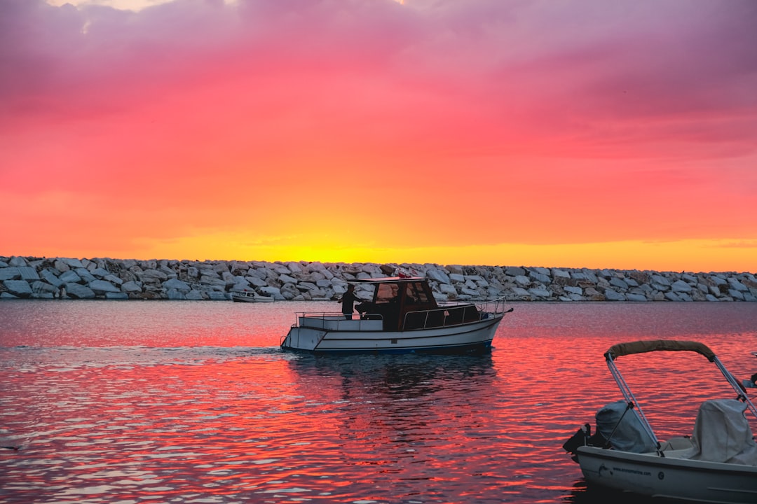 Couchers de soleil inoubliables à Oia - Oia | Secret World Trip Planner