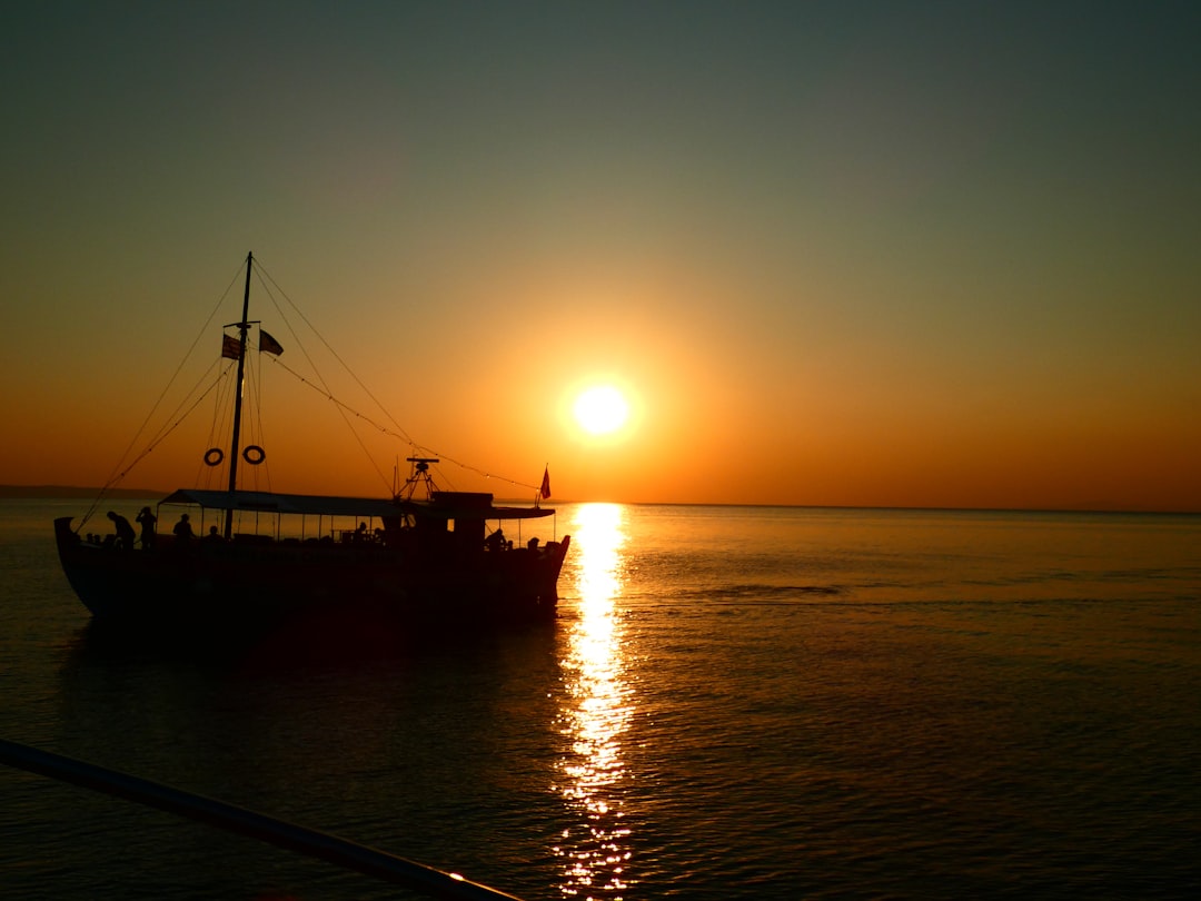 Couchers de soleil inoubliables à Oia - Oia | Secret World Trip Planner