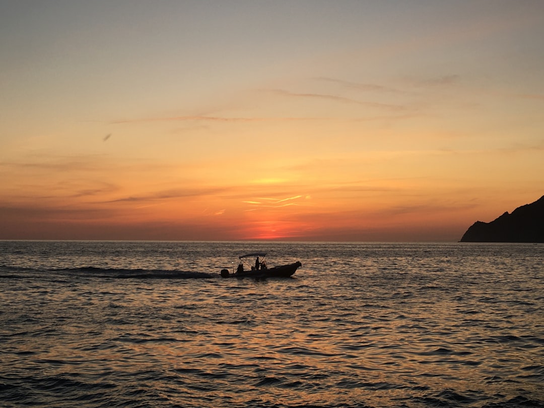 Tramonti inesquecíveis em Oia ao pôr do sol - Oia | Secret World Trip Planner