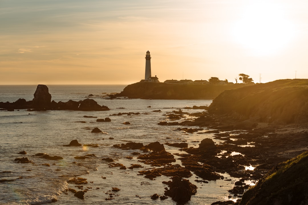 El Faro de Pigeon Point: Un Vigilante del Pacífico - Pescadero | Secret World Trip Planner