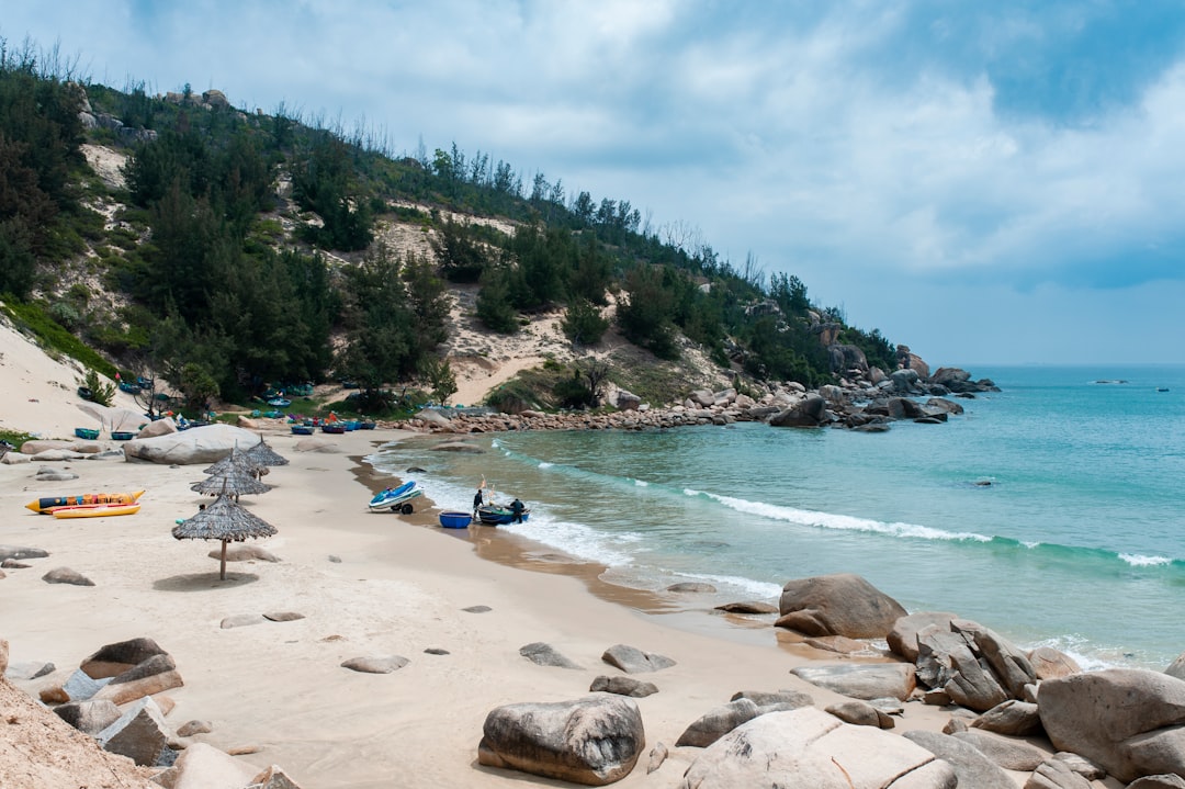 Plage de Bãi Xếp : Un Paradis Caché au Vietnam - Quy Nhơn Nam | Secret World Trip Planner
