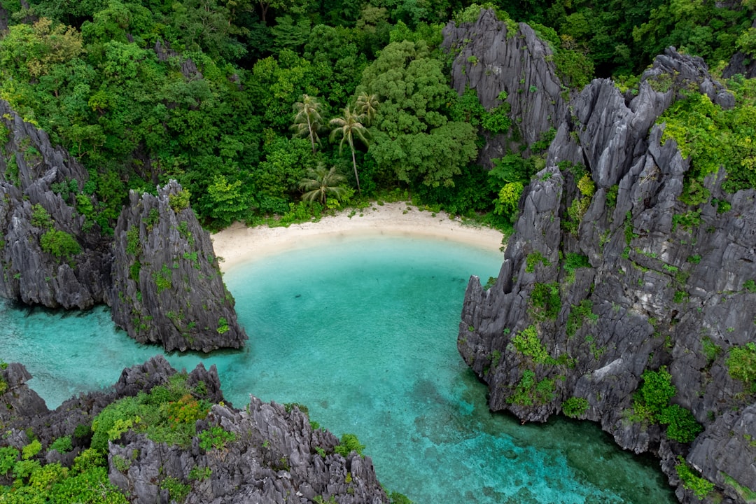 探索考艾岛的卡乌帕埃海滩：隐藏的瑰宝 - Kauapea Beach | Secret World Trip Planner