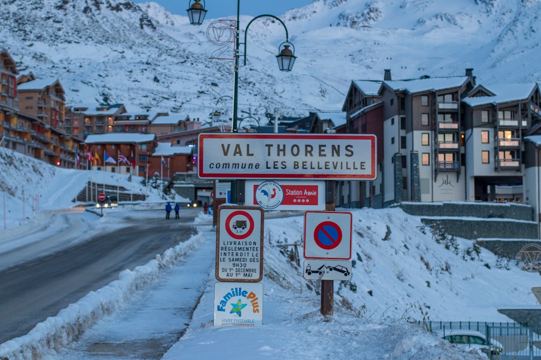 Descubre las Maravillas de 7132 Therme en Vals - Poststrasse 560 | Secret World Trip Planner