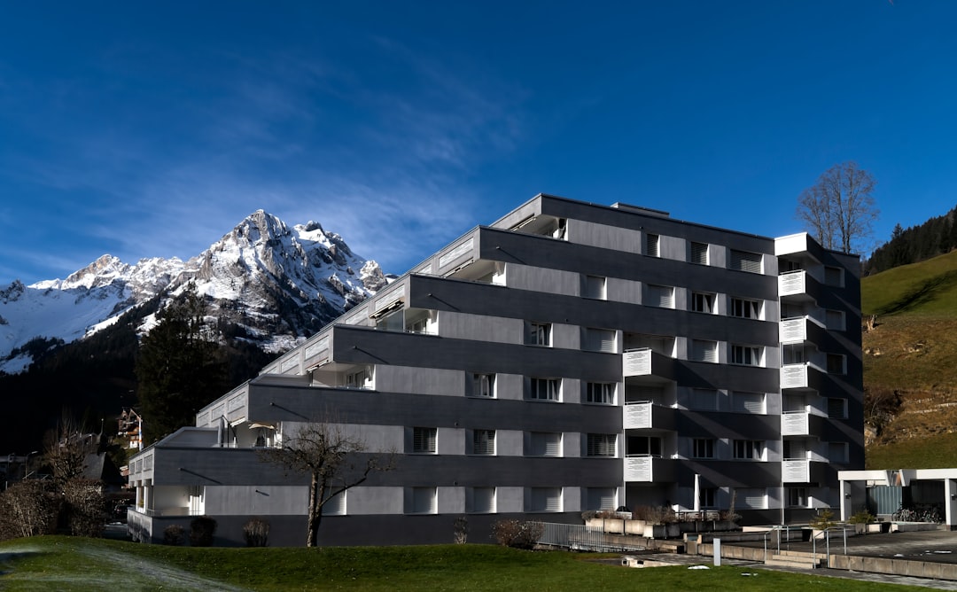 Descubre las Maravillas de 7132 Therme en Vals - Poststrasse 560 | Secret World Trip Planner