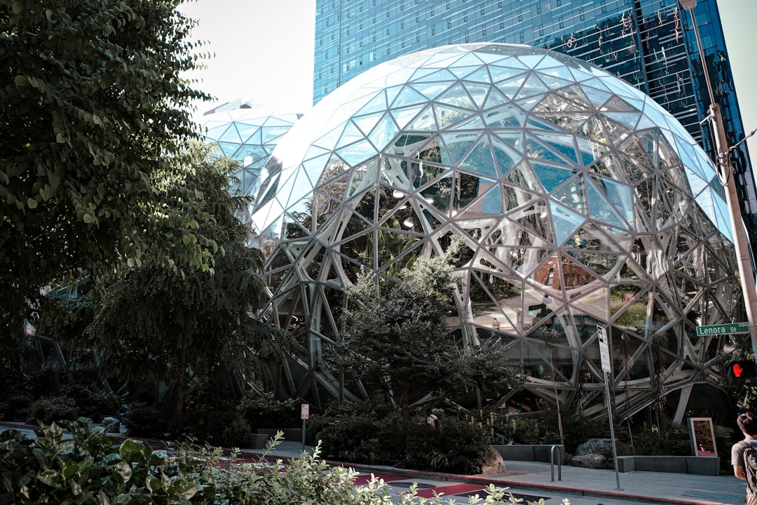 As Esferas: Uma Oásis de Arte e Natureza em Seattle - Seattle | Secret World Trip Planner