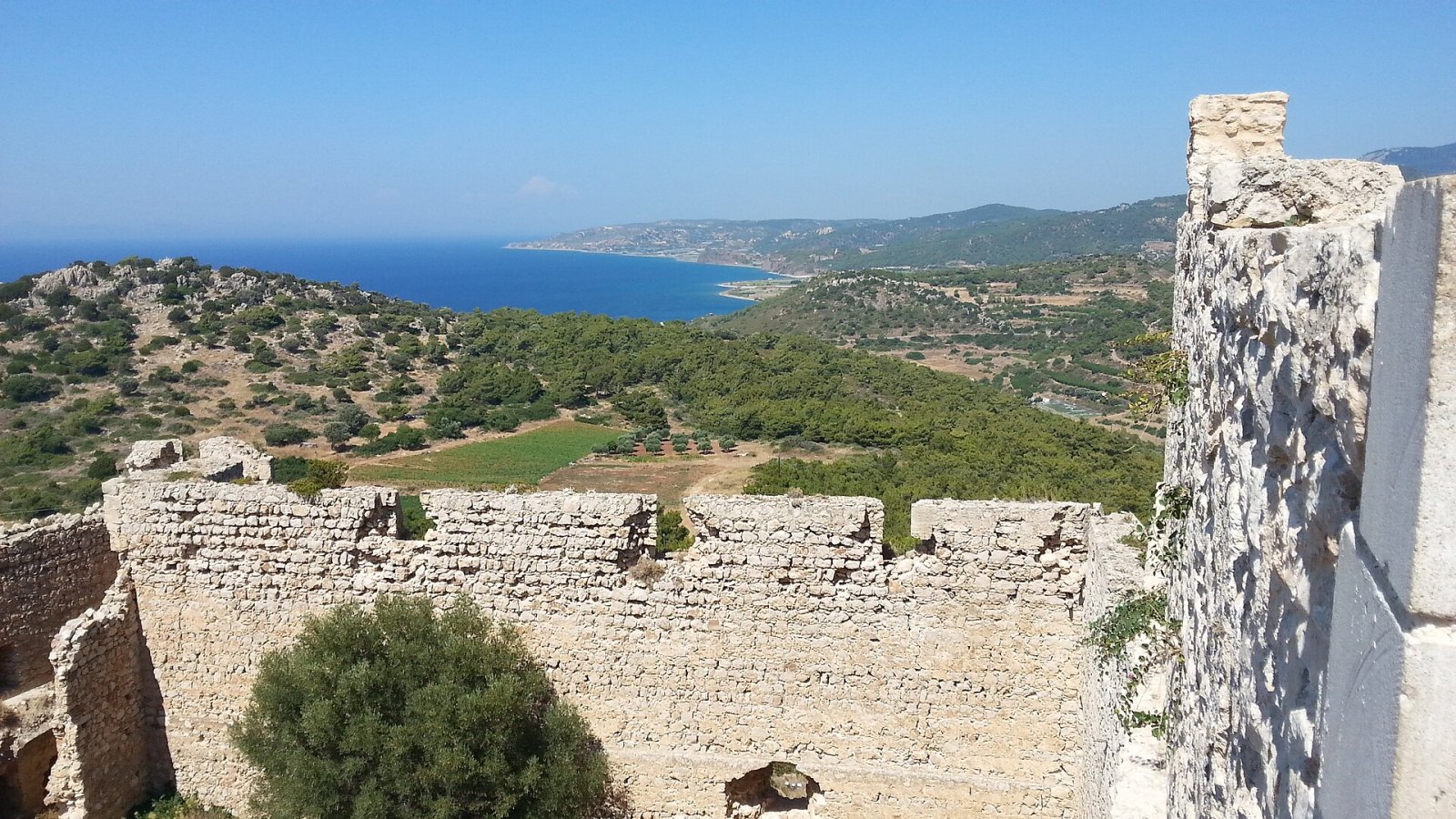 Découvrez le Château de Kritinia : Histoire et Beautés de la Grèce - 7R75+8W | Secret World Trip Planner