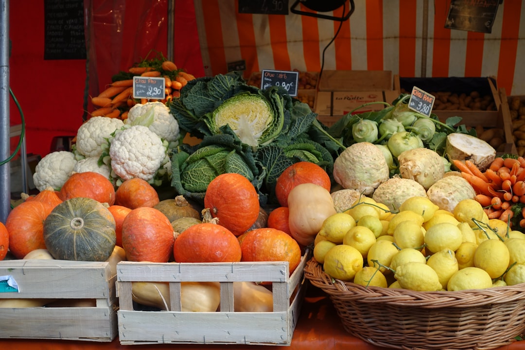 Scopri i Sapori del Marché des Halles a La Roche-sur-Yon - Pl. du Marché | Secret World Trip Planner