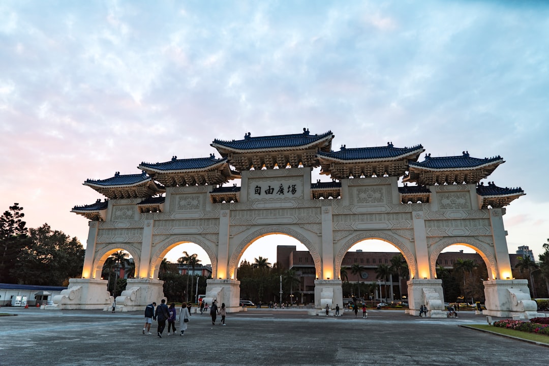 Scopri il Mausoleo di Wang De Lu a Taiwan - Xingang Township | Secret World Trip Planner