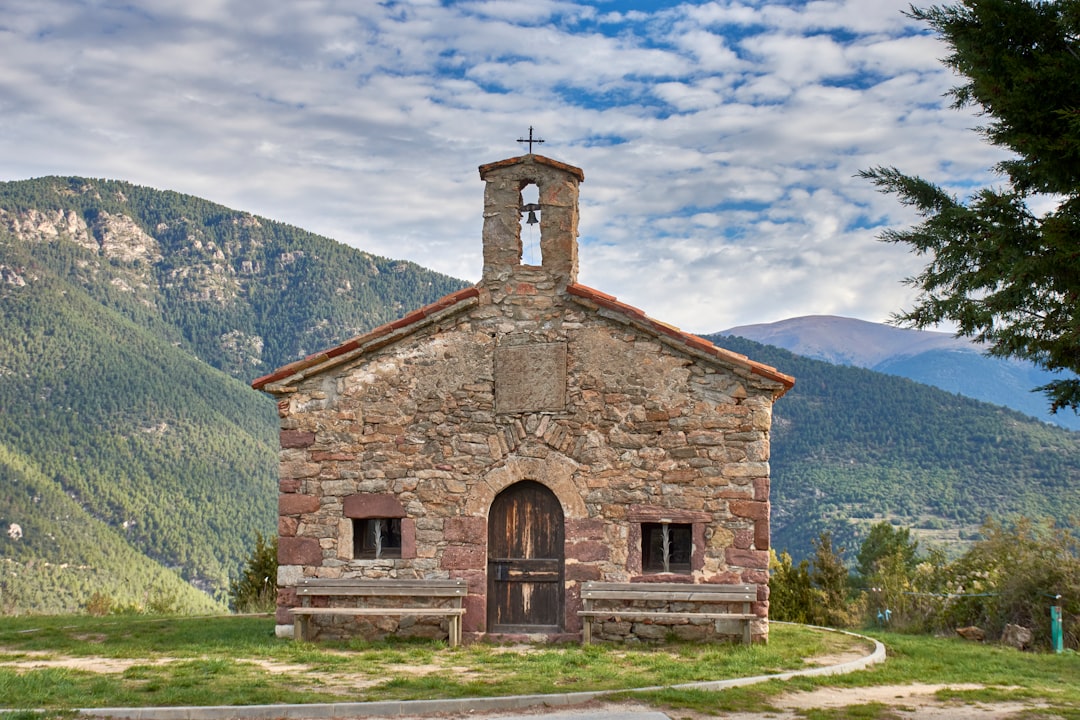 A Igreja de São João Teólogo: Uma Joia Oculta em Ohrid - Kocho Racin | Secret World Trip Planner