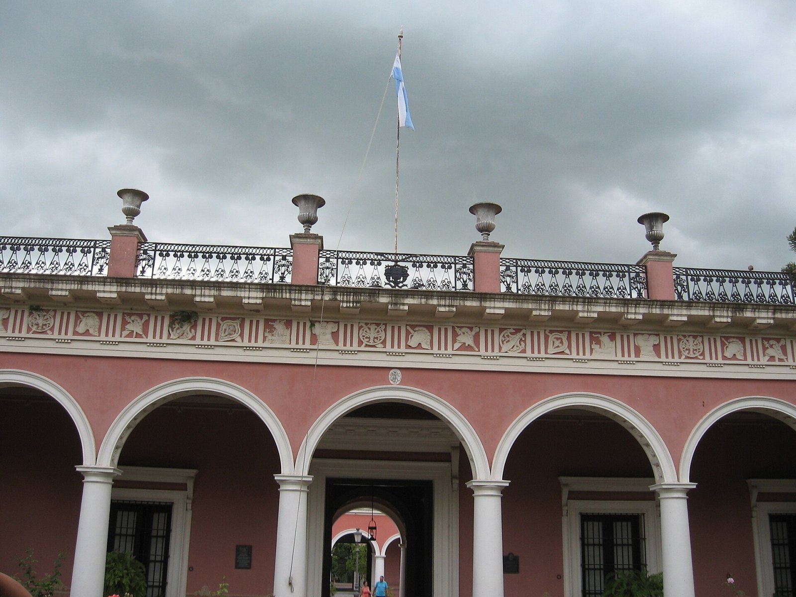 Découvrez le Palais San José : un joyau culturel en Argentine - Palacio San Jose | Secret World Trip Planner