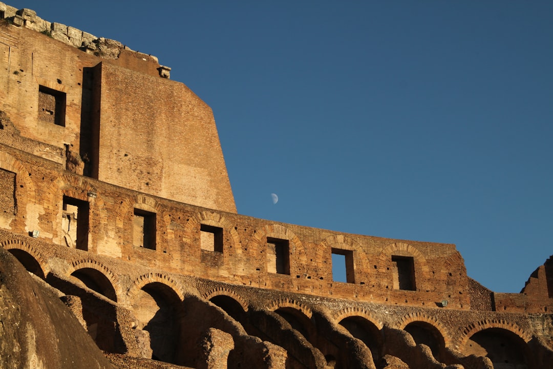 La Columna de las Serpientes: Historia de Estambul - At Meydanı Cd No:53 | Secret World Trip Planner