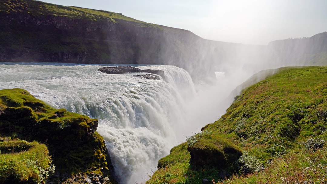 Impresionantes atardeceres en Gullfoss, Islandia - Gullfoss Parking | Secret World Trip Planner