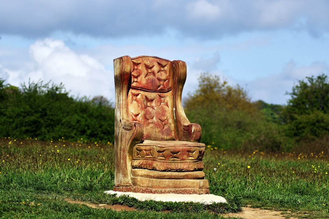 La Silla del Gigante: Arte y Naturaleza en Dufftown - Dufftown | Secret World Trip Planner