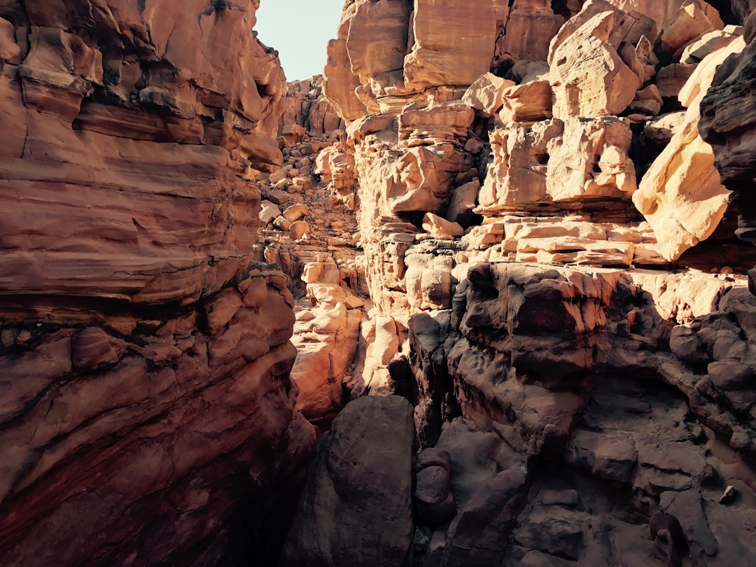Découvrez Jebel Wadi Lehama : un joyau naturel en Égypte | Secret World Trip Planner