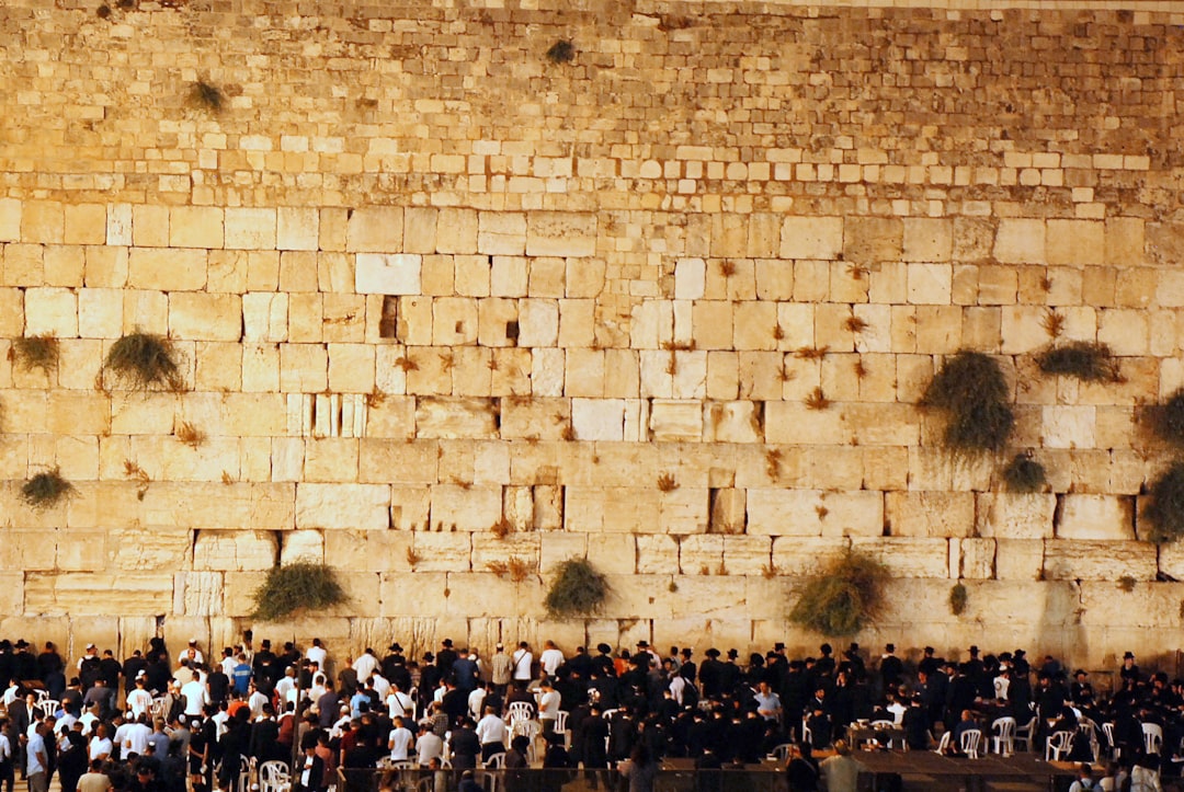 Il Muro Occidentale: Sacralità e Storia a Gerusalemme - The Western Wall | Secret World Trip Planner