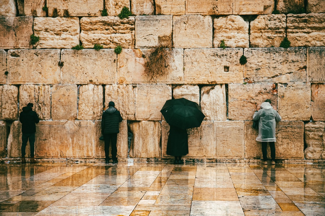 서쪽 벽: 예루살렘의 신성함과 역사 - The Western Wall | Secret World Trip Planner