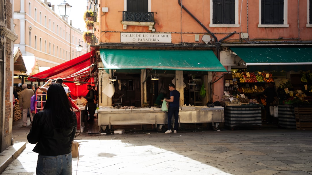 Explorando o Mercado de Rialto: Ícone de Veneza - 306 | Secret World Trip Planner
