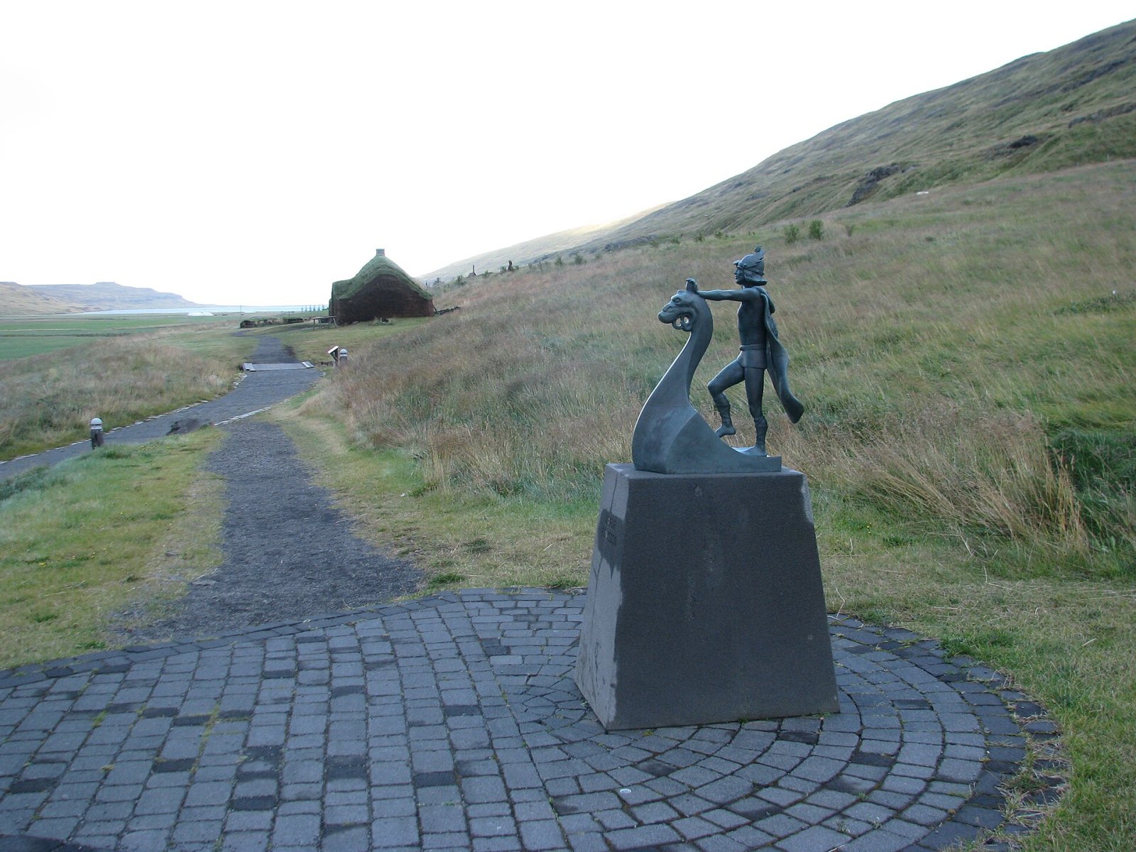 Eiríksstaðir:埃里克·红发之地的魅力 - Eiríksstaðir 371 | Secret World Trip Planner