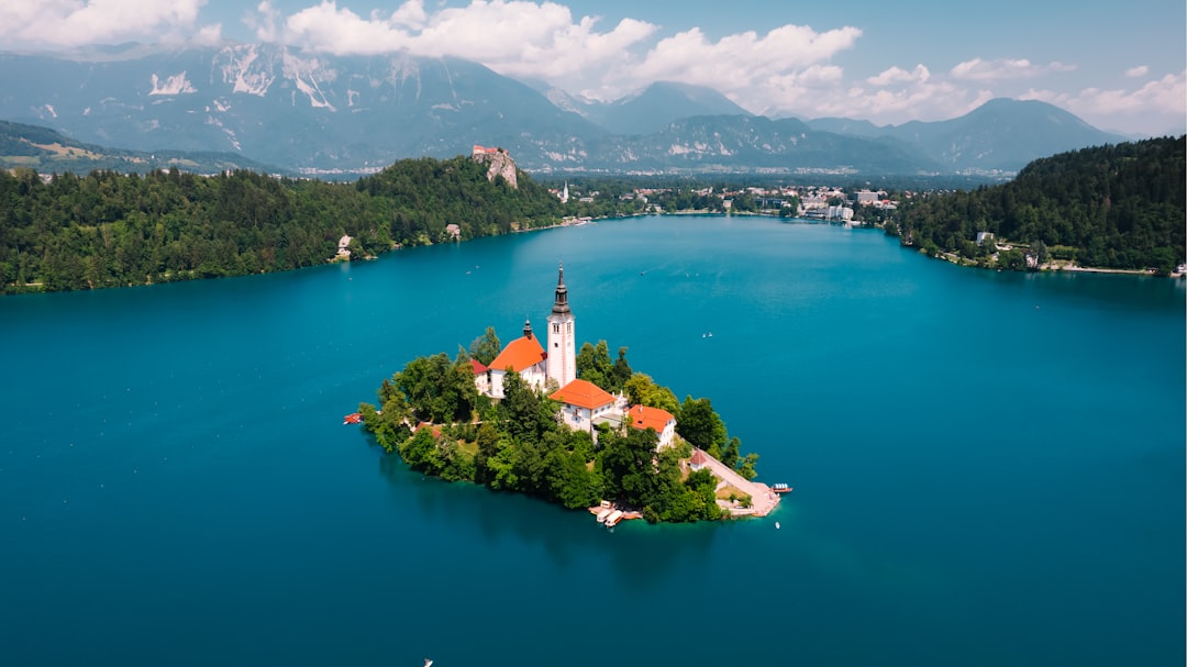 Mala Osojnica: Il Panoramico Paradiso di Bled - Ljubljanska cesta 8 | Secret World Trip Planner