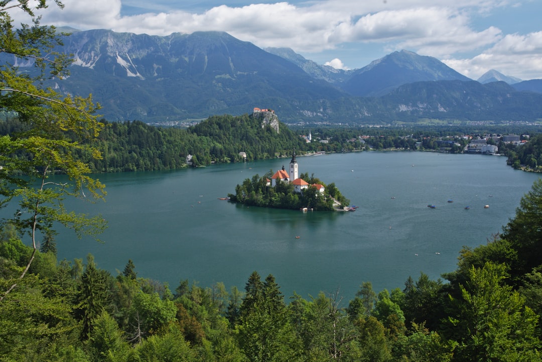 Mala Osojnica: Il Panoramico Paradiso di Bled - Ljubljanska cesta 8 | Secret World Trip Planner