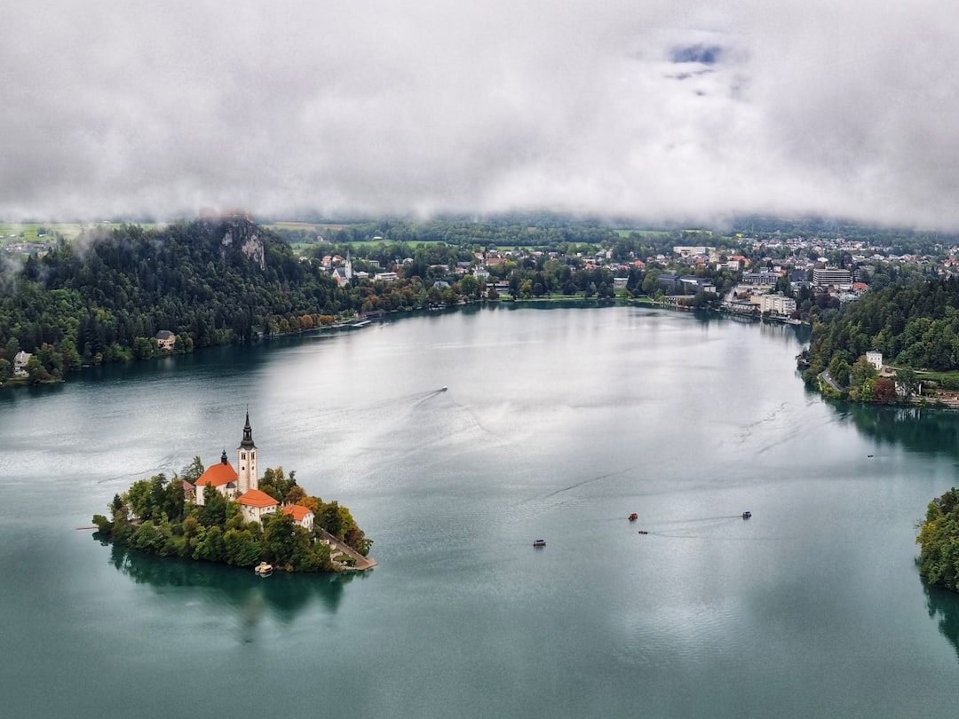 Mala Osojnica: O Paraíso Panorâmico de Bled - Ljubljanska cesta 8 | Secret World Trip Planner