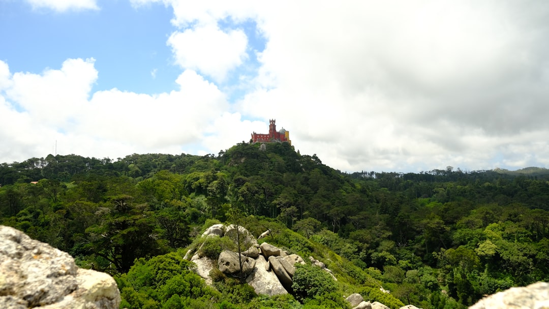 探索辛特拉的摩尔城堡：隐藏的宝藏 - 2710-405 Sintra | Secret World Trip Planner