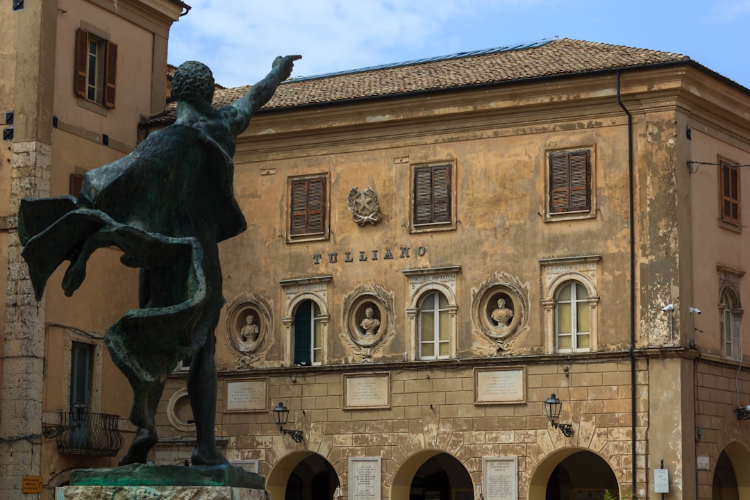 Descubra o Palácio do Vignola: Um Tesouro do Renascimento - 41 | Secret World Trip Planner