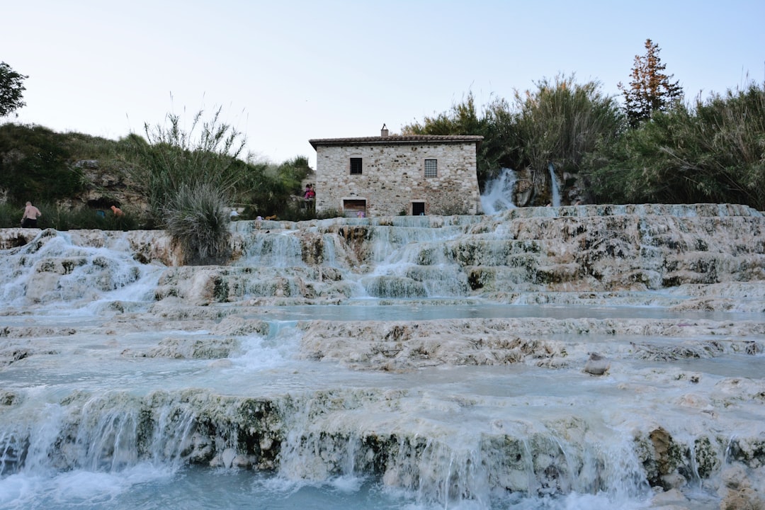 Therma, Ikaria: las aguas termales radiactivas en el Egeo - Therma 833 00 | Secret World Trip Planner