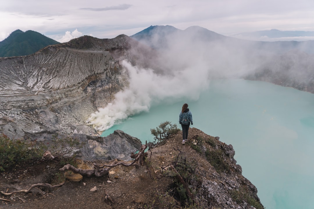 Cratere Ijen: o lago ácido turquesa de Java - Kabupaten Banyuwangi | Secret World Trip Planner