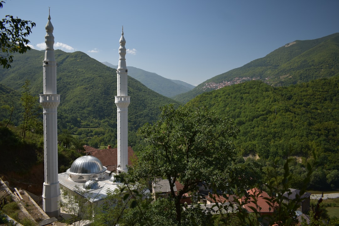 Découvrez la Xhamia et Namazgjahut : un trésor culturel au Monténégro - Ulcinj | Secret World Trip Planner