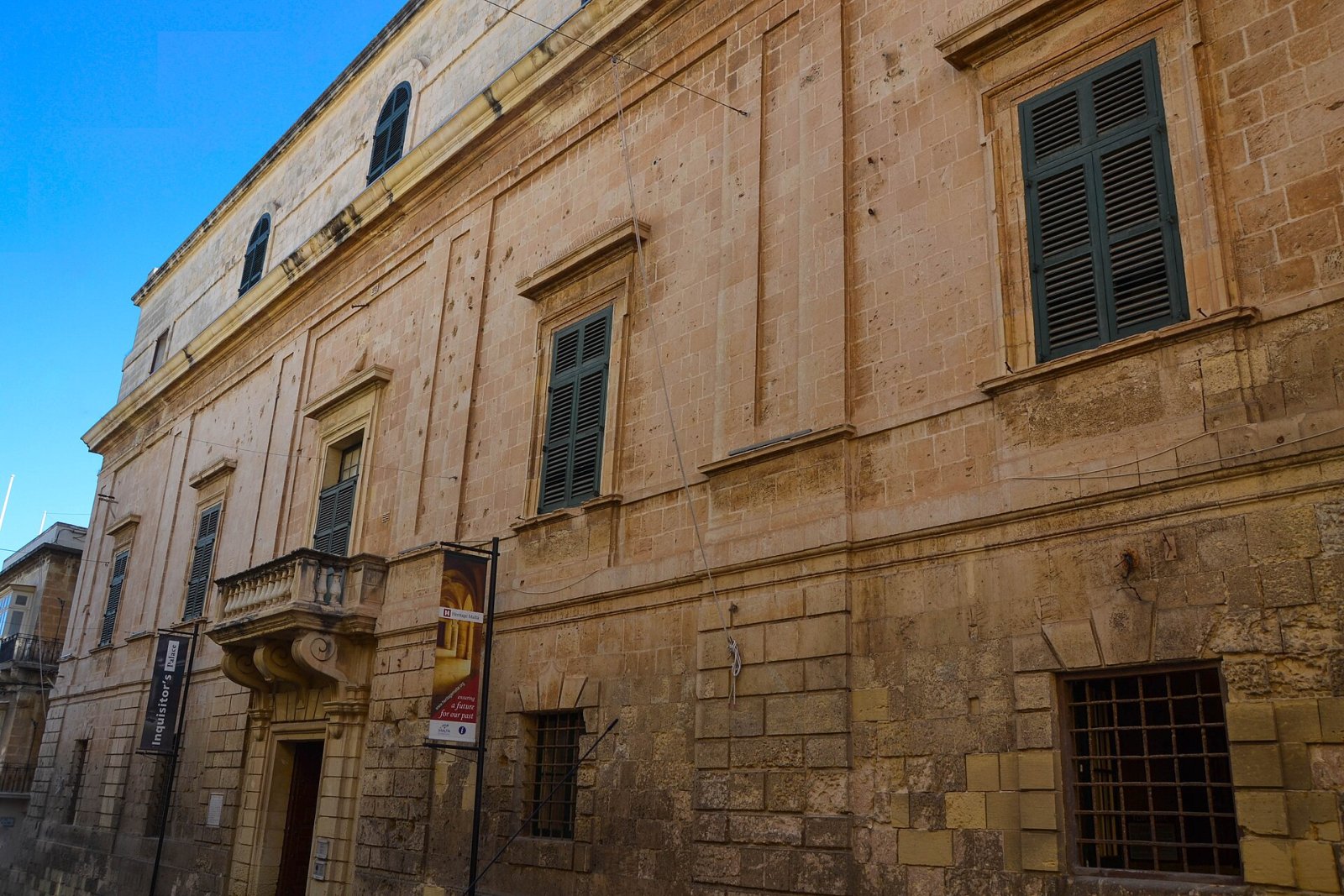Scopri il Palazzo dell'Inquisitore a Vittoriosa, Malta - 1 Triq Il-Mina Kbira | Secret World Trip Planner