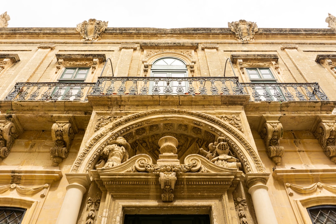 Descubre el Palacio del Inquisidor en Vittoriosa, Malta - 1 Triq Il-Mina Kbira | Secret World Trip Planner