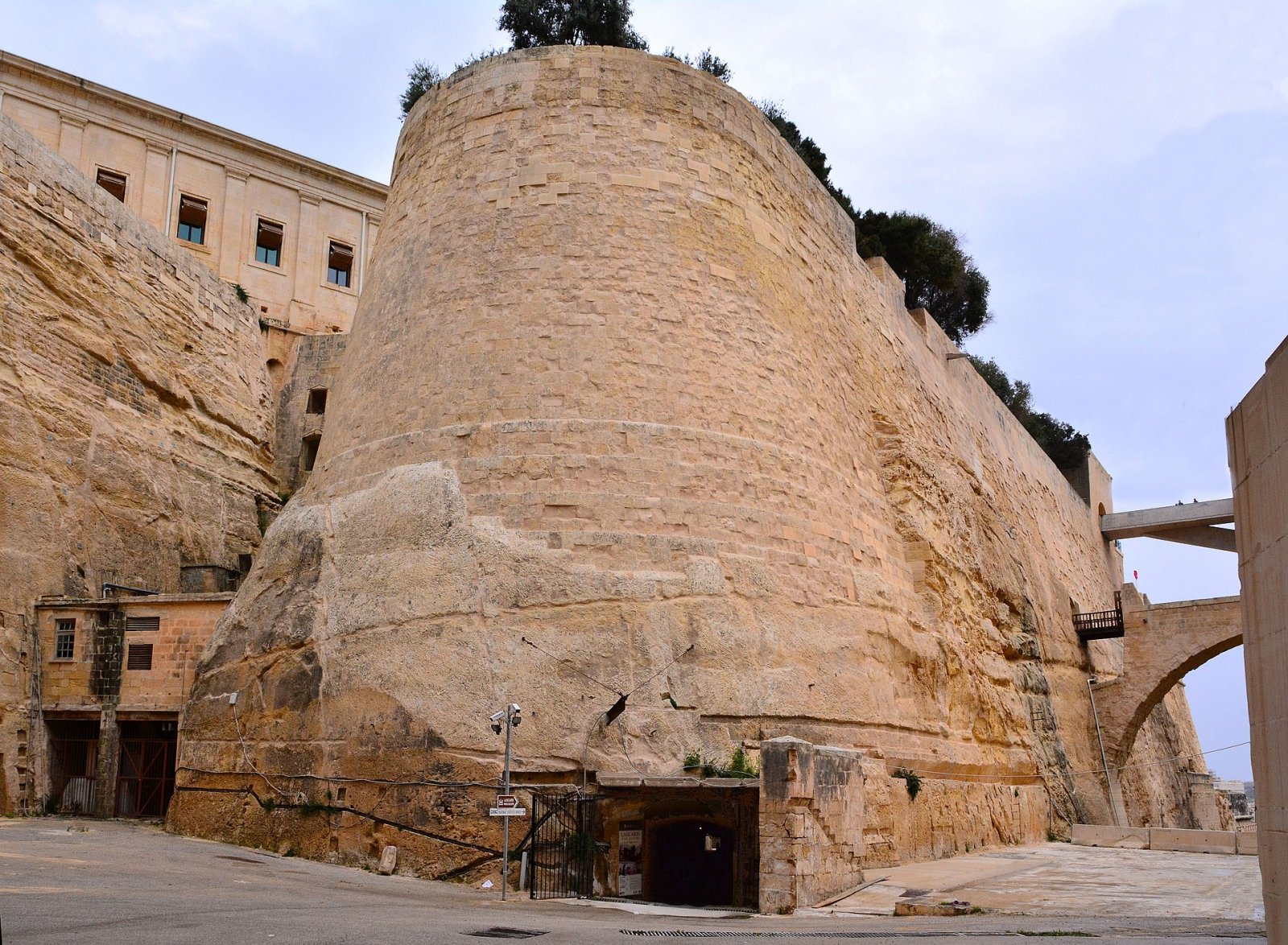 Découvrez les Lascaris War Rooms à Malte : histoire et culture - VGV7+X4 Valletta | Secret World Trip Planner