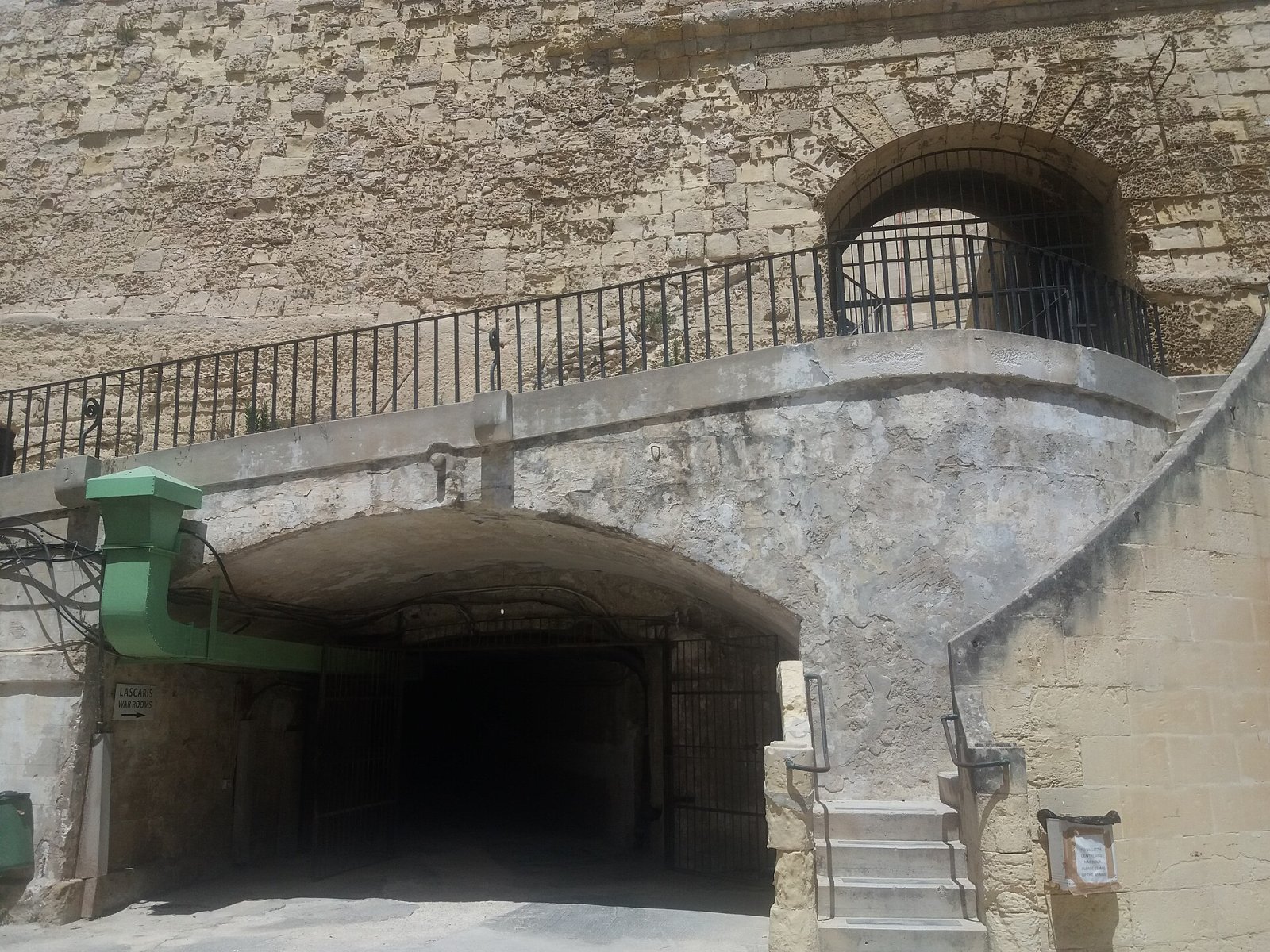 探索马耳他的拉斯卡里斯战争室：历史与文化 - VGV7+X4 Valletta | Secret World Trip Planner