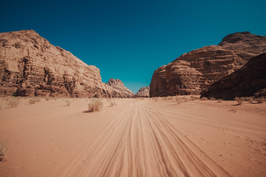 Каньон Хазали: набатейские надписи в пустыне Вади-Рум - GC9F+GP7 Area protetta Wadi Rum | Secret World Trip Planner