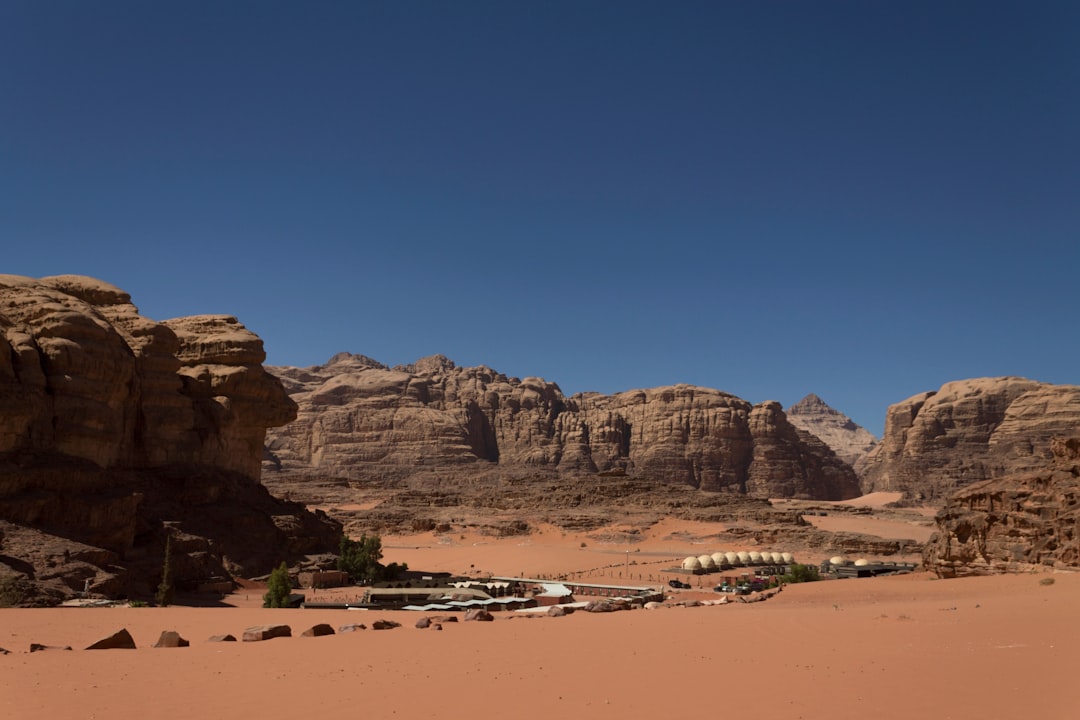 카잘리 협곡: 와디 럼 사막의 나바테아 유적 - GC9F+GP7 Area protetta Wadi Rum | Secret World Trip Planner