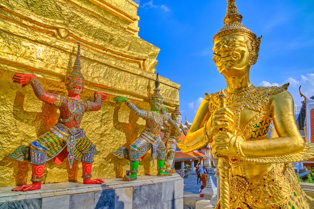 ワット・キング・ケーオを発見：タイの文化的宝物 - Amphoe Bang Phli | Secret World Trip Planner