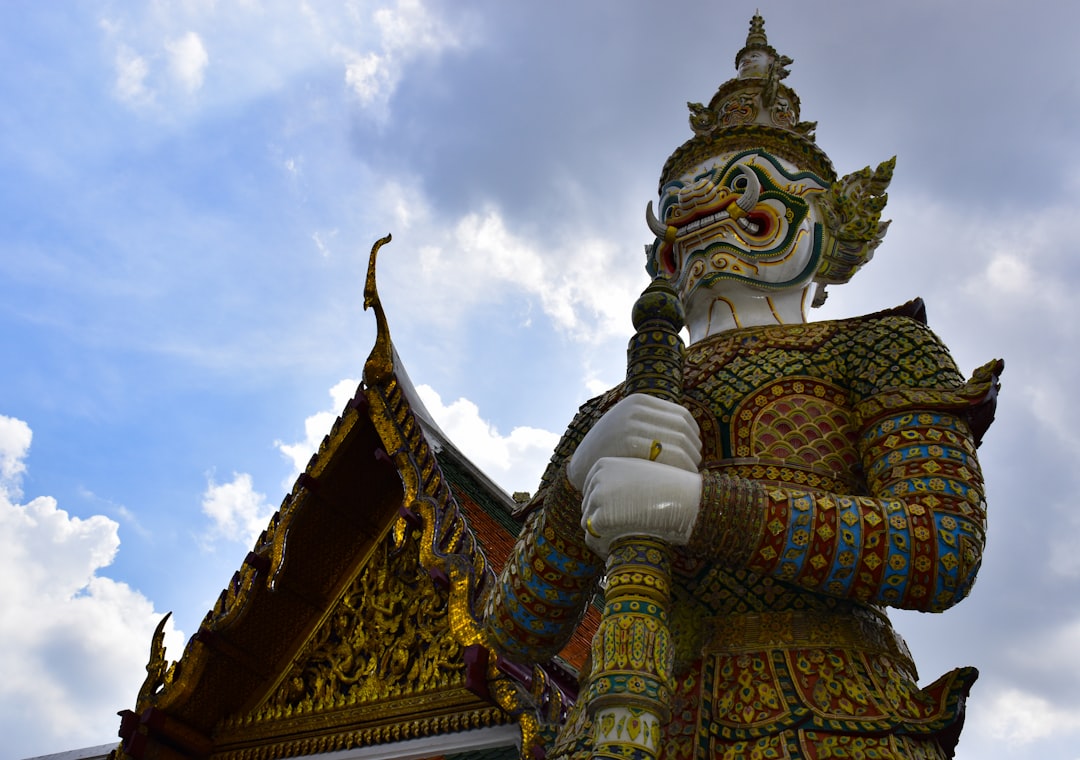 探索Wat King Kaeo：泰国的文化瑰宝 - Amphoe Bang Phli | Secret World Trip Planner