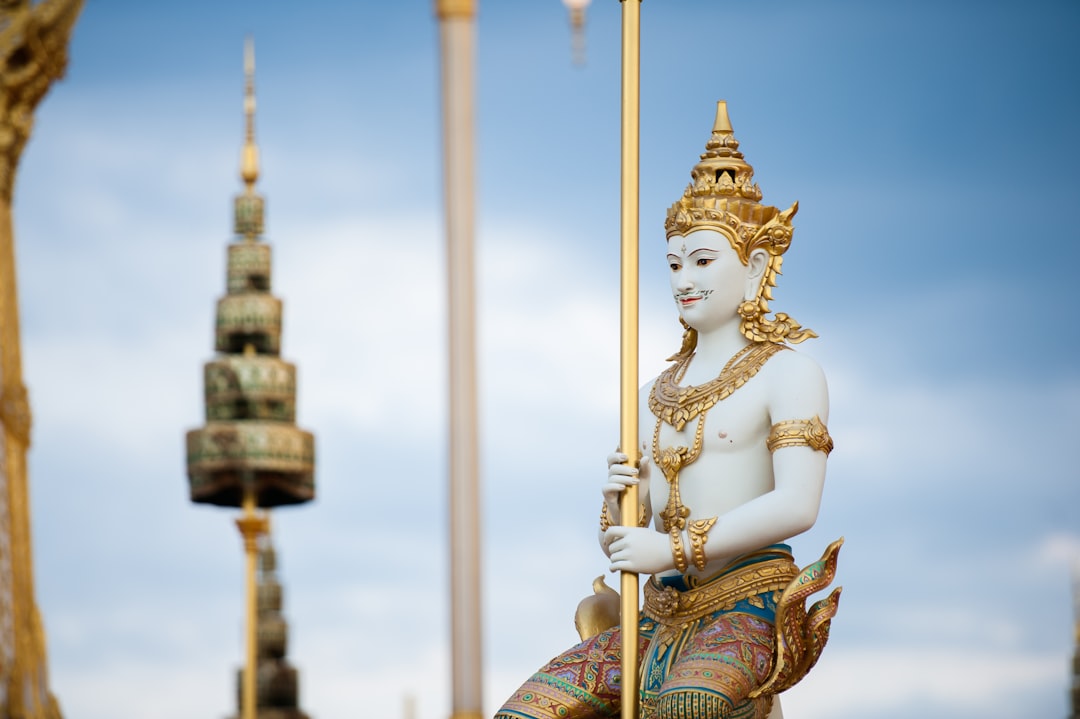 探索Wat King Kaeo：泰国的文化瑰宝 - Amphoe Bang Phli | Secret World Trip Planner