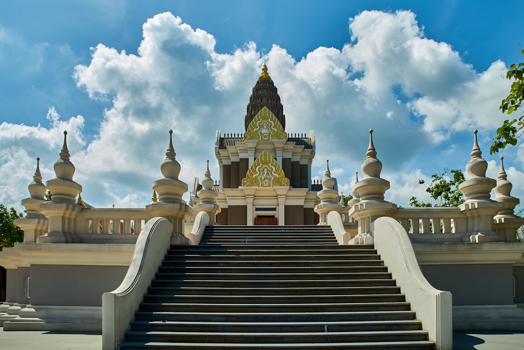 Découvrez le Wat Phra Si Rattana Mahathat à Phitsanulok - Amphoe Mueang Phitsanulok | Secret World Trip Planner