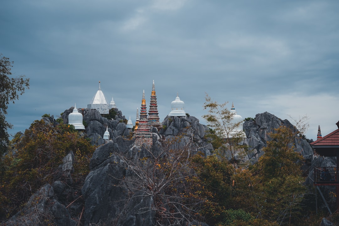 Откройте для себя Ват Пху Ток: культурное сокровище Таиланда - Si Wilai District | Secret World Trip Planner