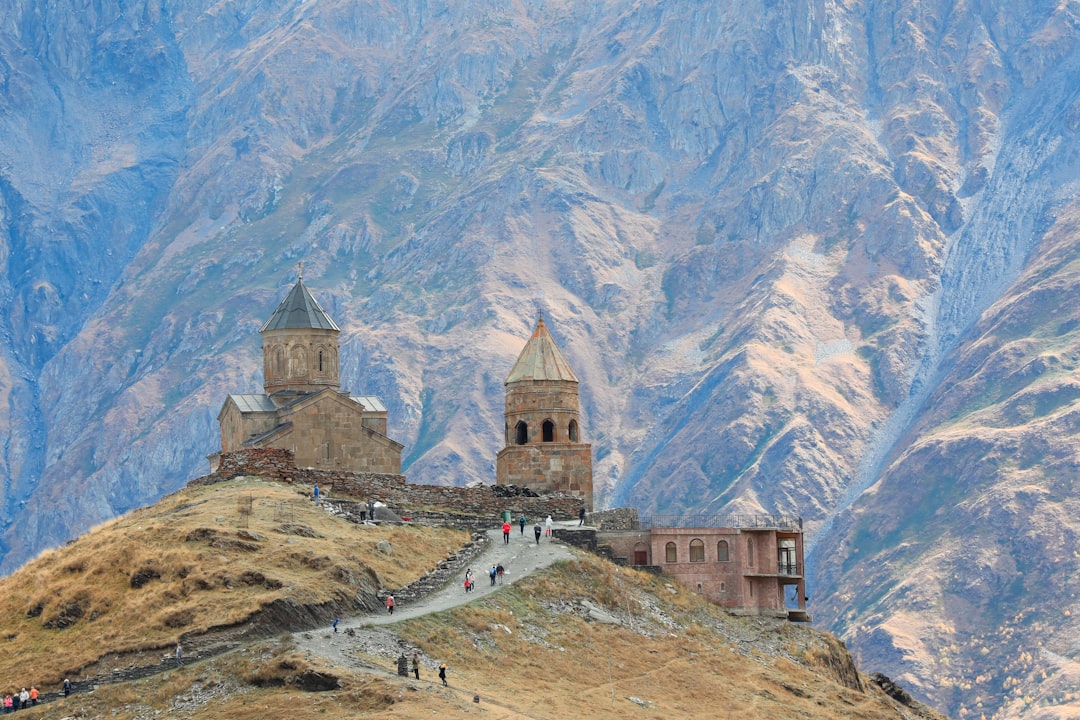 Kazbegi: panoramas do Monte Kazbek e da igreja de Gergeti - st. II turn | Secret World Trip Planner