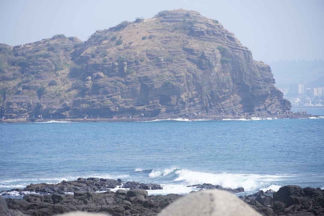 Manjanggul: explorando el tubo de lava de Jeju - Cheju | Secret World Trip Planner