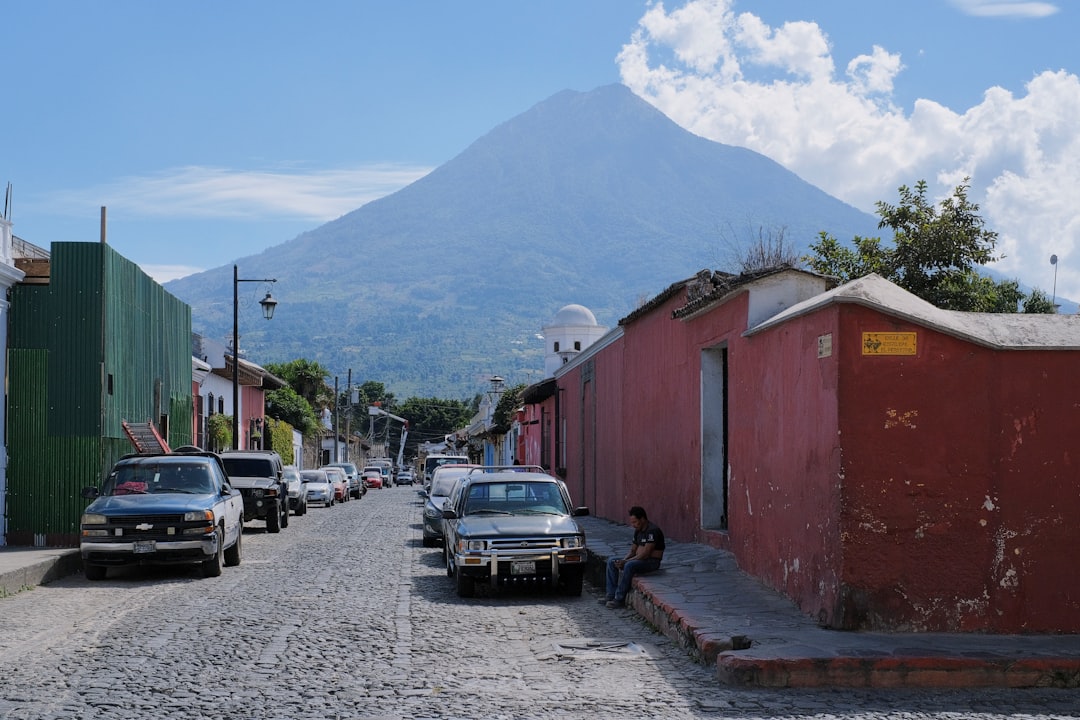 Descubre Conjunto P: Historia y Cultura de Guatemala - Tikal | Secret World Trip Planner