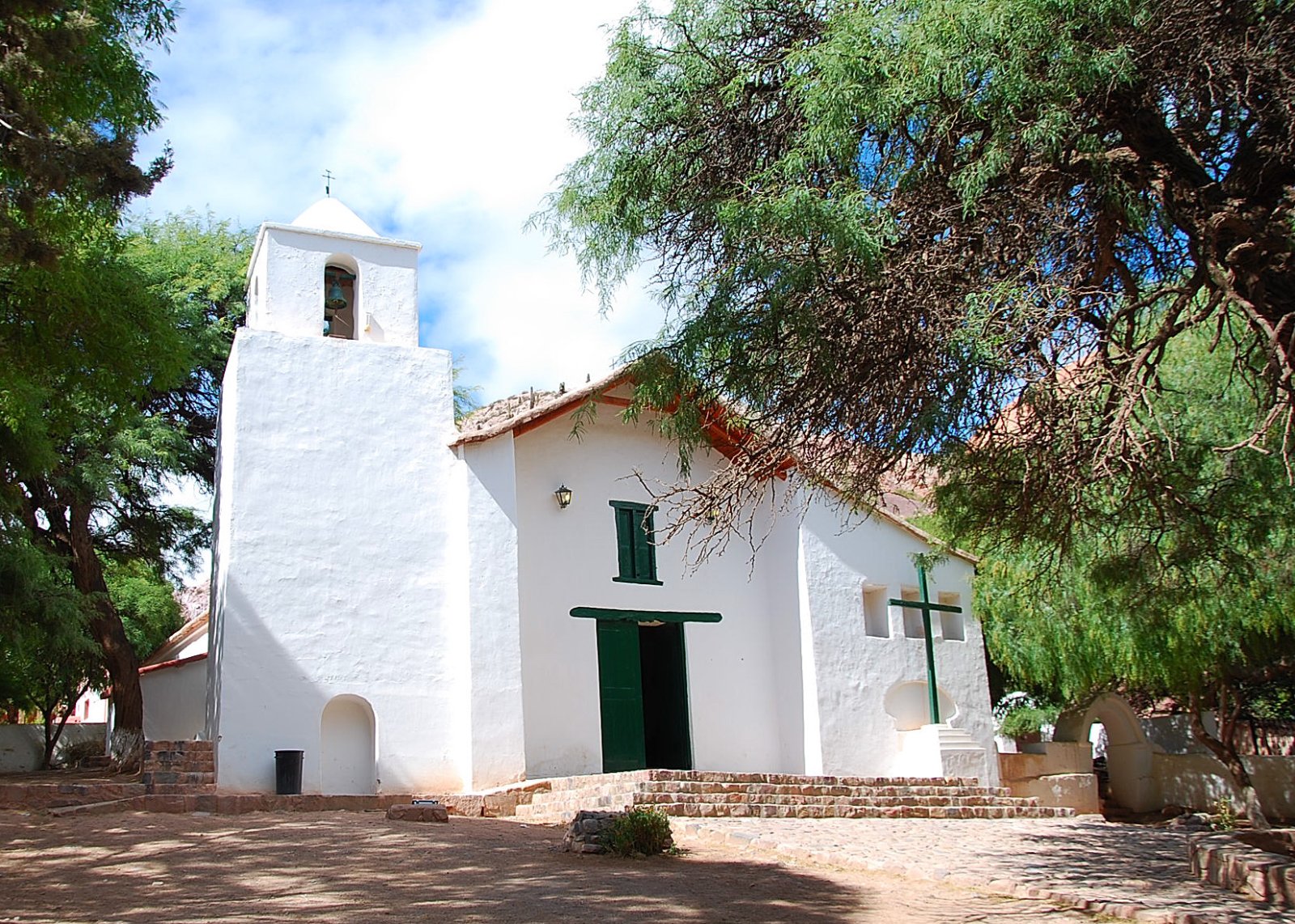 Узнайте об Iglesia Santa Rosa de Lima в Пурмаркаре, Аргентина - Purmamarca | Secret World Trip Planner