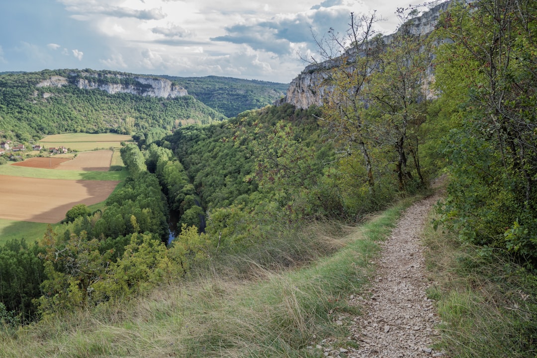 Chemin de la Mâture : le sentier dans la roche - Chem. de la Mâture | Secret World Trip Planner