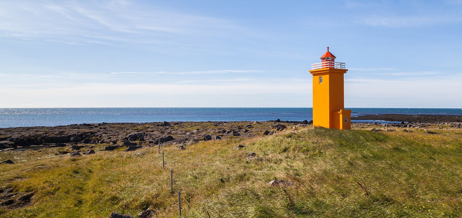Descubra Stafnes: o Faro Icônico da Islândia - X6CX+93G | Secret World Trip Planner